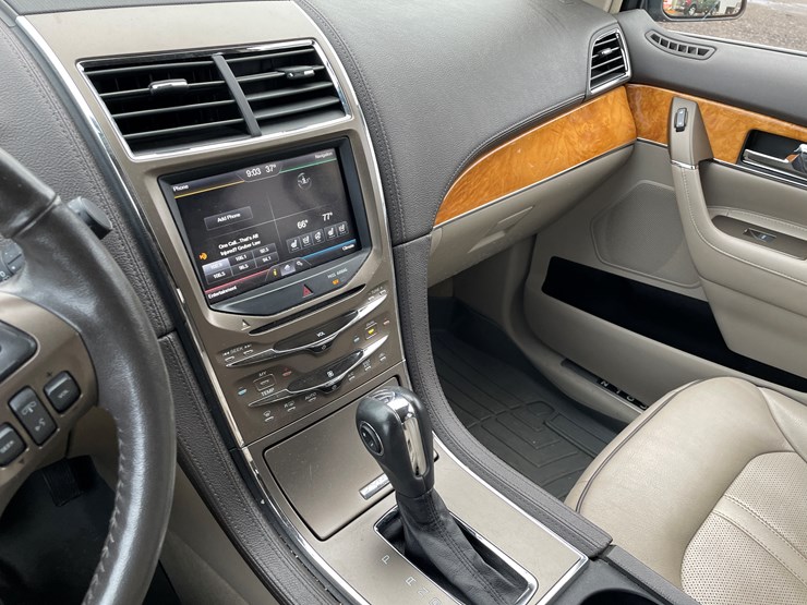 2012-lincoln-mkx-image-37