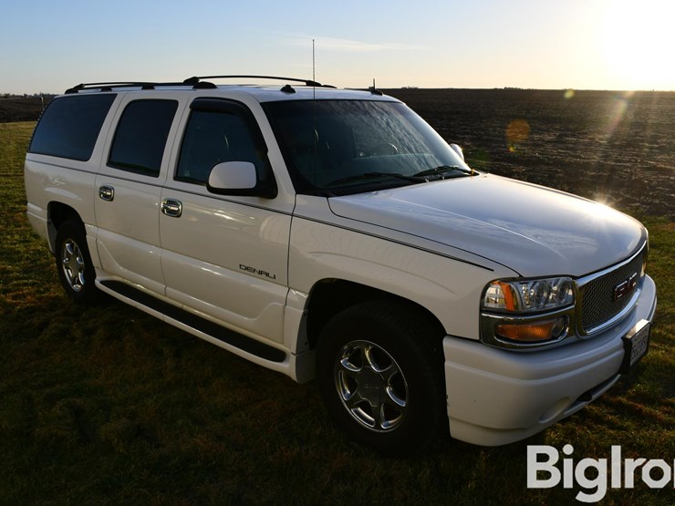 2003-gmc-yukon-xl-image-3