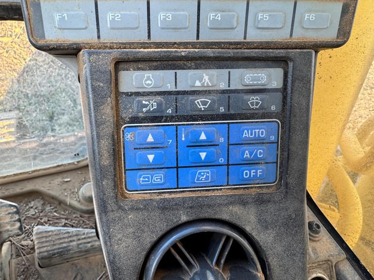 komatsu-pc270-lc-8-image-67