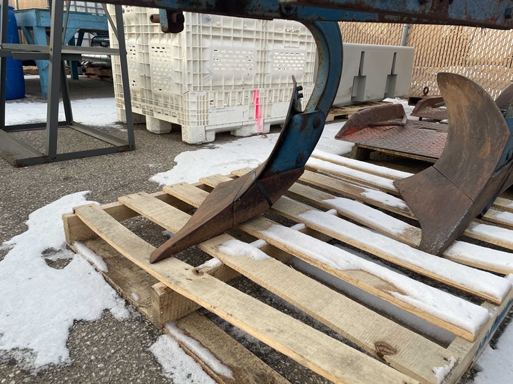 #4076-•-heavy-duty-two-bottom-plow-(08)-image-13