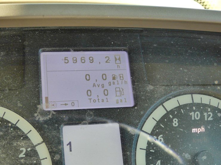 2016-john-deere-6110m-image-14