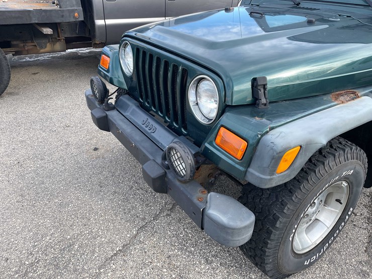 2000-jeep-wrangler-sport-image-15