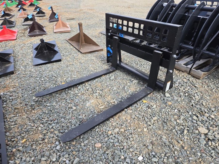 #6002-•-unused-48"-stout-skid-steer-pallet-forks-image-1