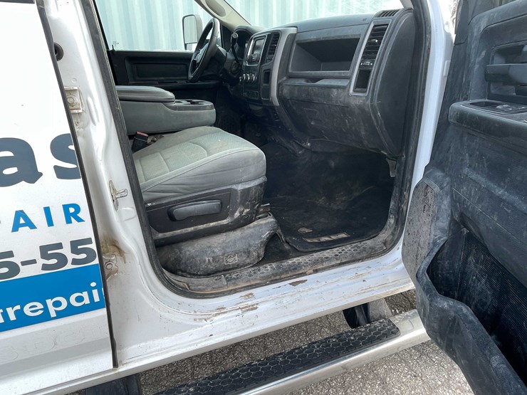 2016-ram-2500-tradesman-image-51