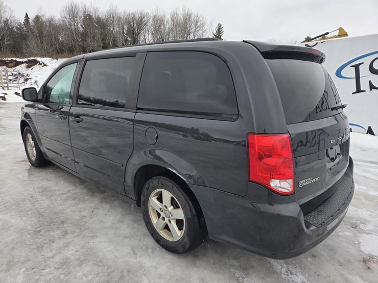 2012-dodge-grand-caravan-image-3