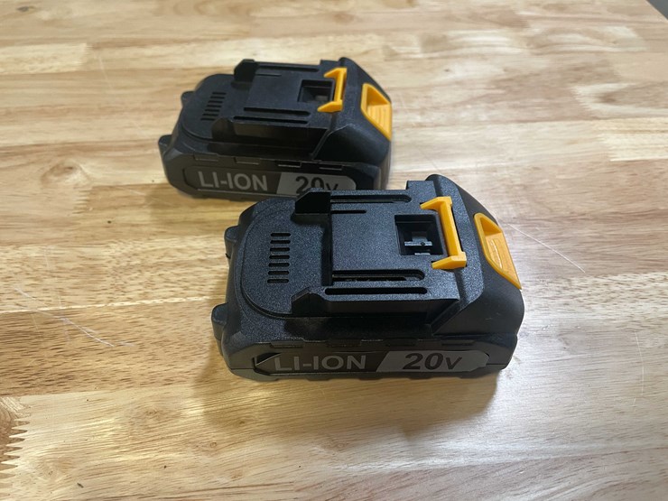 #2040-•-dewalt-style-20v-mini-cordless-chainsaw-kit-with-(2)-batteries,-charger,-and-case-(pr12)-image-13