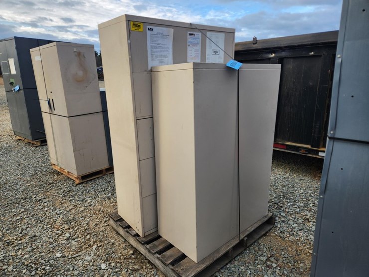 #6047-•-(2)-cabinets-image-1