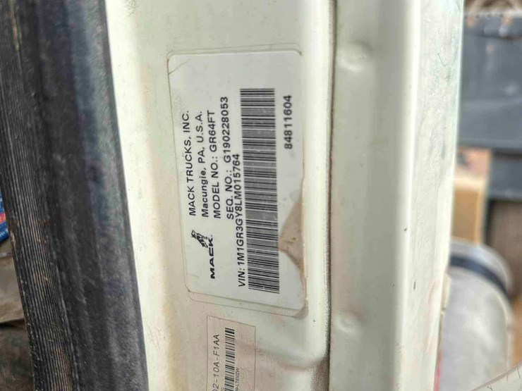 2020-mack-granite-image-17