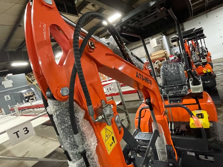 #2001-•-2025-unused-me18-mini-excavator-(o9)-image-15
