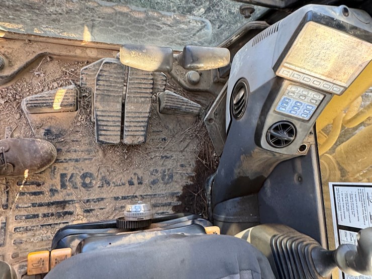 komatsu-pc270-lc-8-image-61