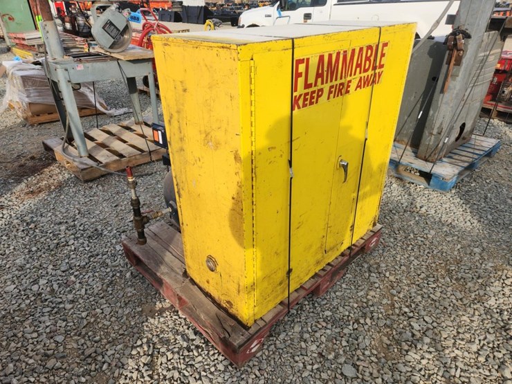 #6027-•-general-air-compressor-and-cabinet-image-2