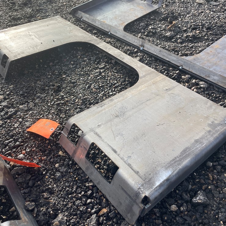 #1185 • Unused, Skidsteer Open Center Weldable Quick Attach Plate