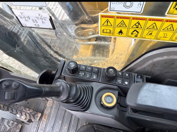 2021-caterpillar-330-image-21