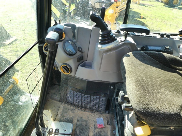 2024-jcb-35z-1-image-11