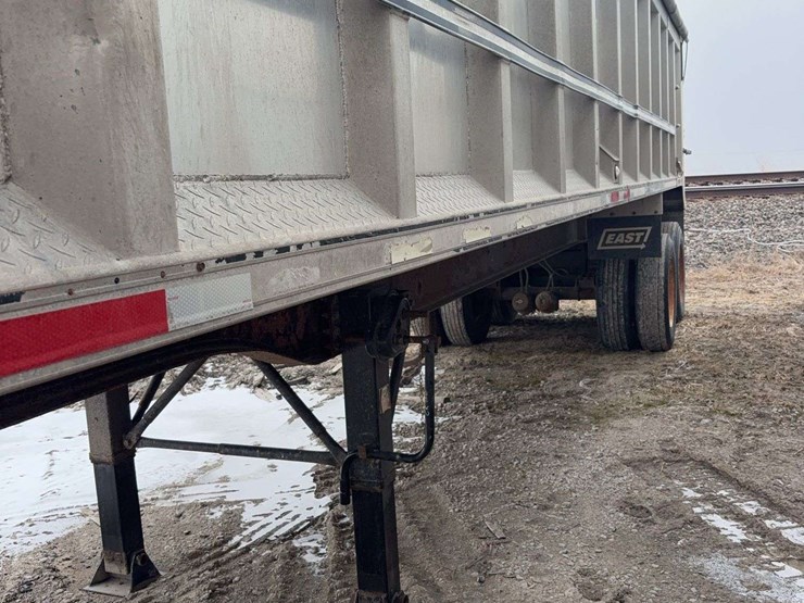 1997-mac-34ft-dump-trailer,-tires-are-80%,-new-hoist-2-years-ago,-new-liner-2-years-ago,-automatic-roll-tarp,-new-jacks,-just-downsizing,-nice-trailer-image-7
