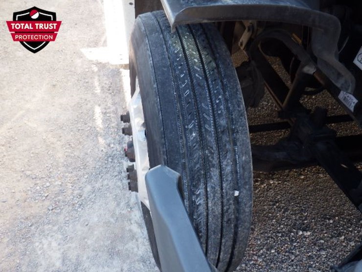 2020-freightliner-cascadia-113-image-30