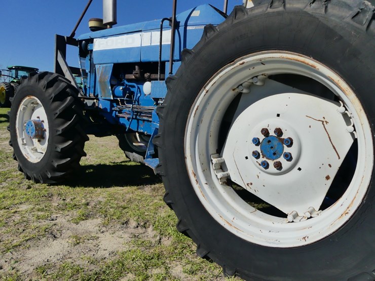 1988-ford-8210-image-7