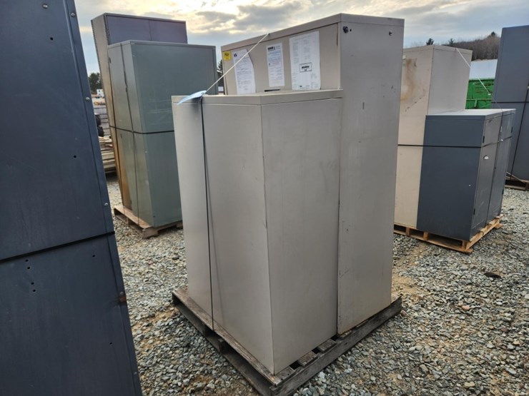 #6047-•-(2)-cabinets-image-2