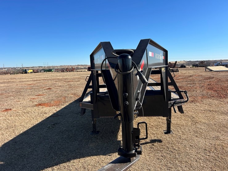 #89-•-2024-diamond-t-gn-flatbed-image-13