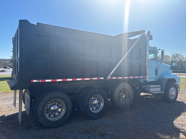 1993-freightliner-fld120-image-3