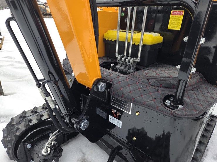 #2189-•-unused-future-ft15-mini-excavator-image-13