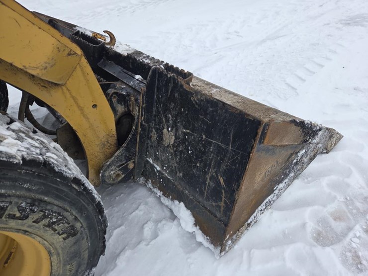 caterpillar-236d-image-12