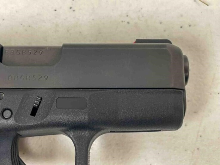 glock-pistol-image-3