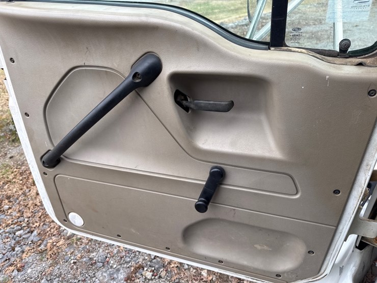 #30694-•-2008-sterling-litter/debris-truck-image-24