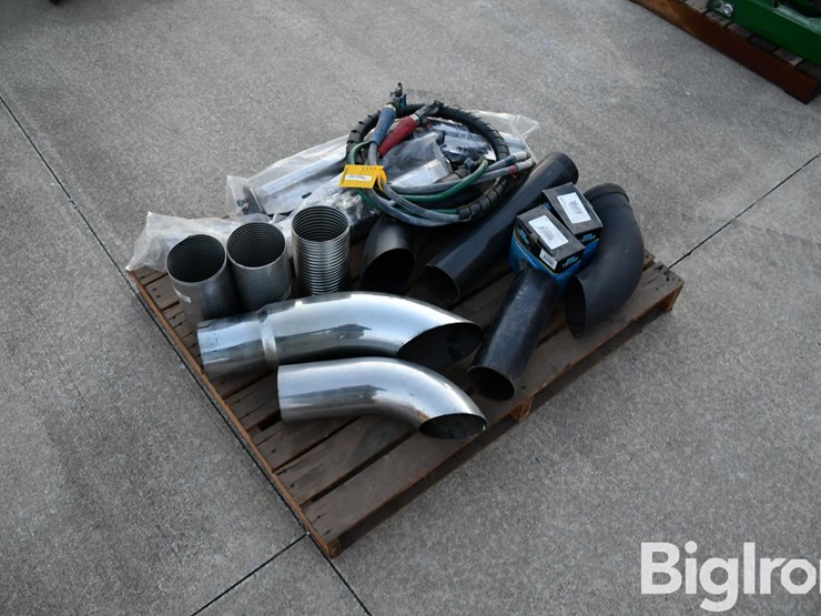 pallet-of-truck-tractor-parts-image-7
