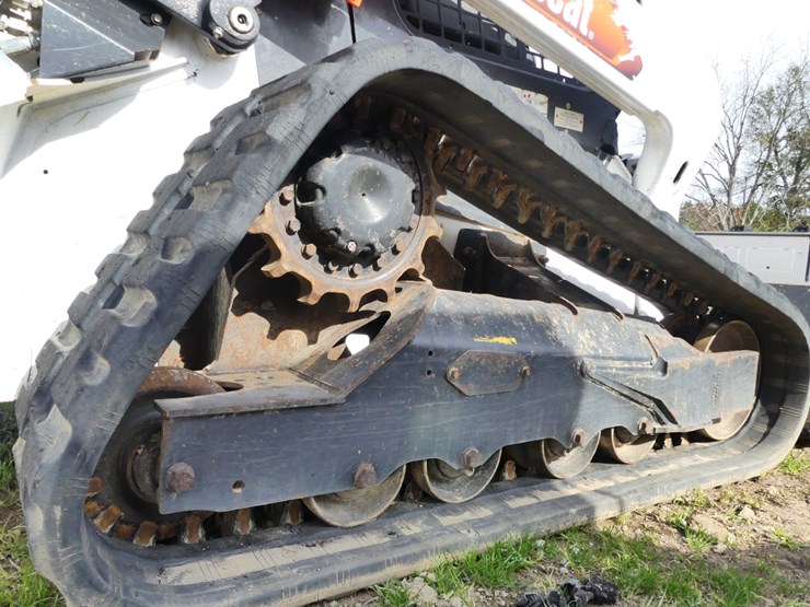 2020-bobcat-t76-image-6