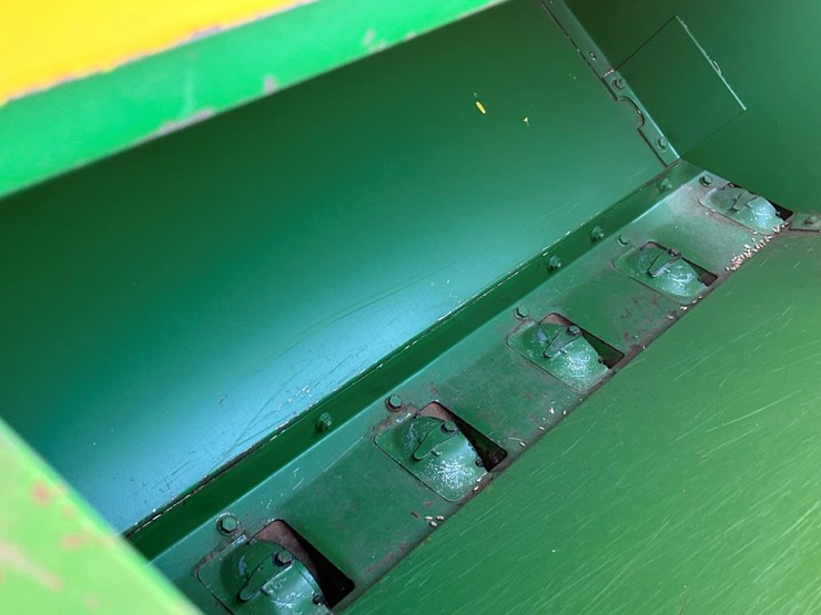 john-deere-8300-image-8