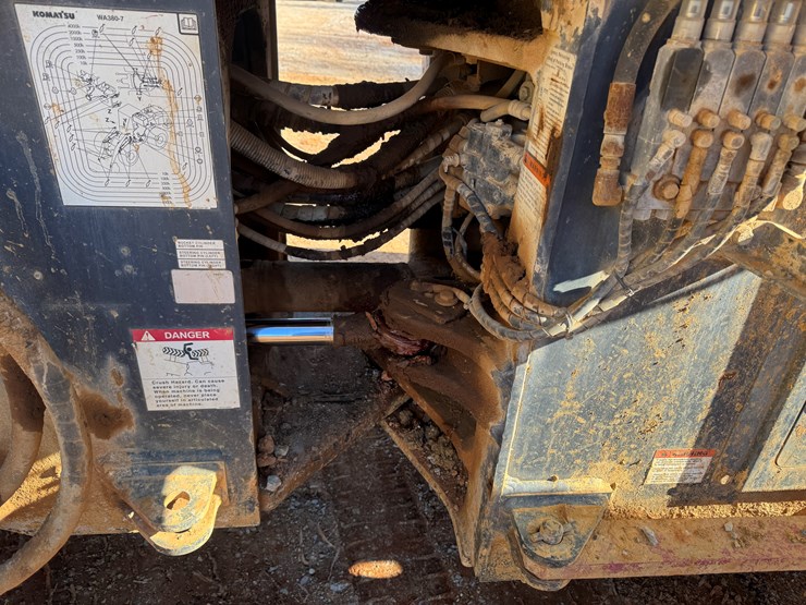 komatsu-wa380-7-image-40