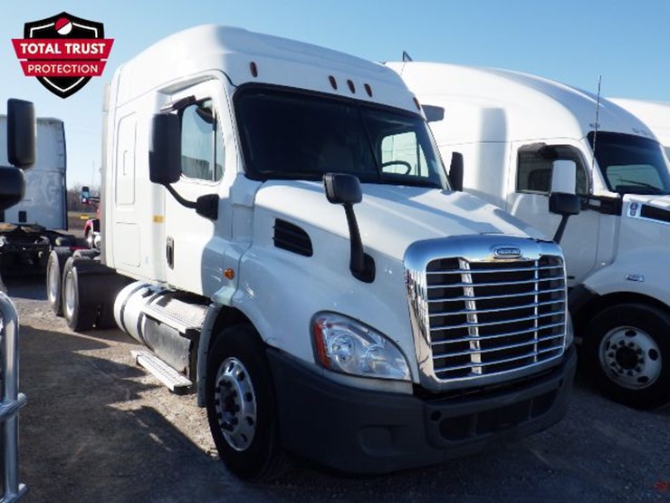 2020-freightliner-cascadia-113-image-3