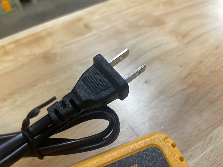 #2042-•-dewalt-style-cut-off-tool-kit-with-batteries-and-case-(pr11)-image-15