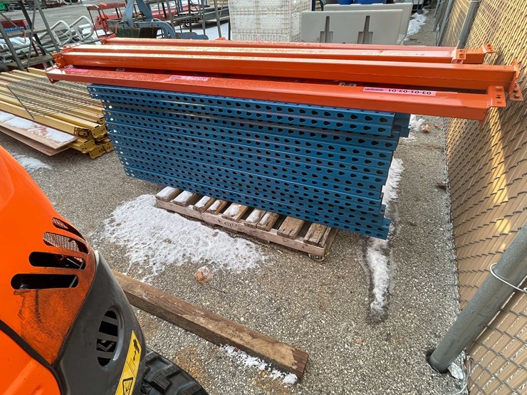 #4072-•-(8)-pallet-rack-uprights-and-(8)-beams-(09)-image-4