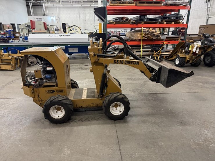 #3279-•-ase-cheetah-ss16-skidsteer-w/-bucket/forks-image-6