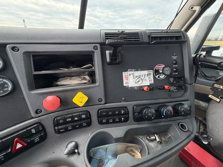 #30502-•-2018-freightliner-cascadia-tandem-axle-truck-tract-image-27