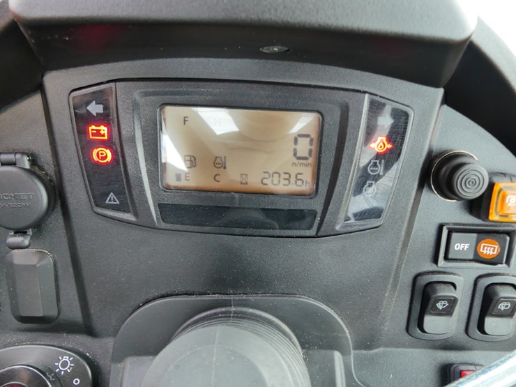 kubota-lx2620-image-14