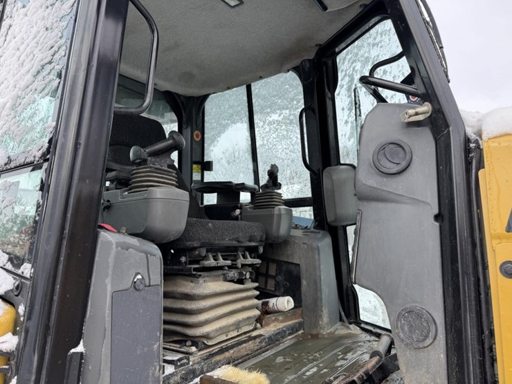 caterpillar-d4k-xl-image-27