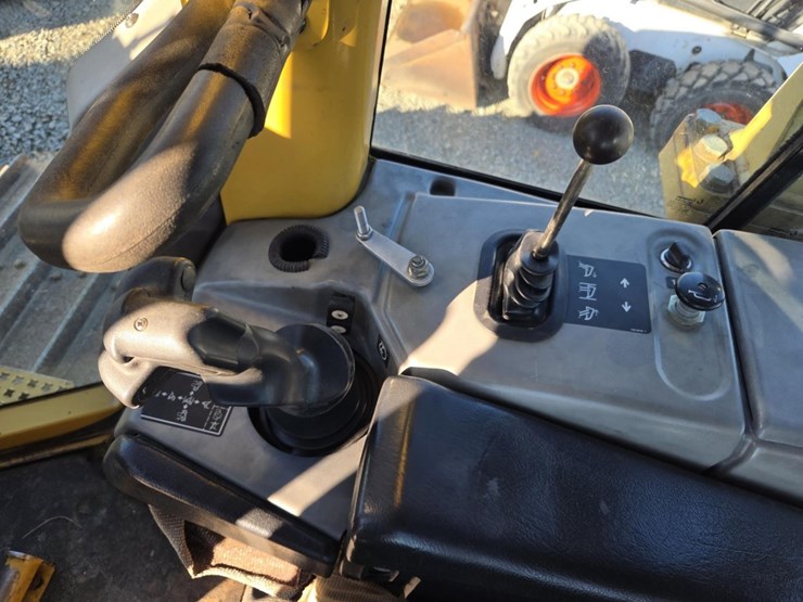 2007-caterpillar-d5n-lgp-image-48