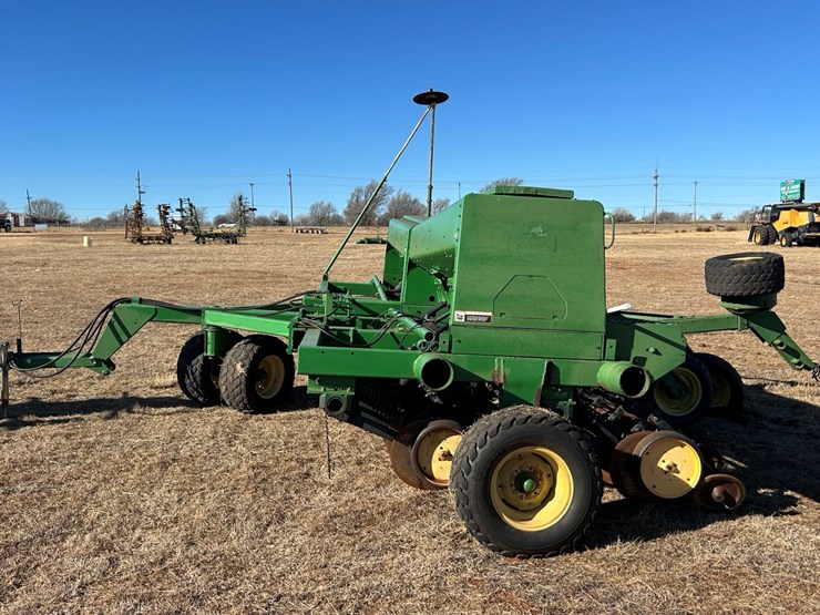 john-deere-750-image-2