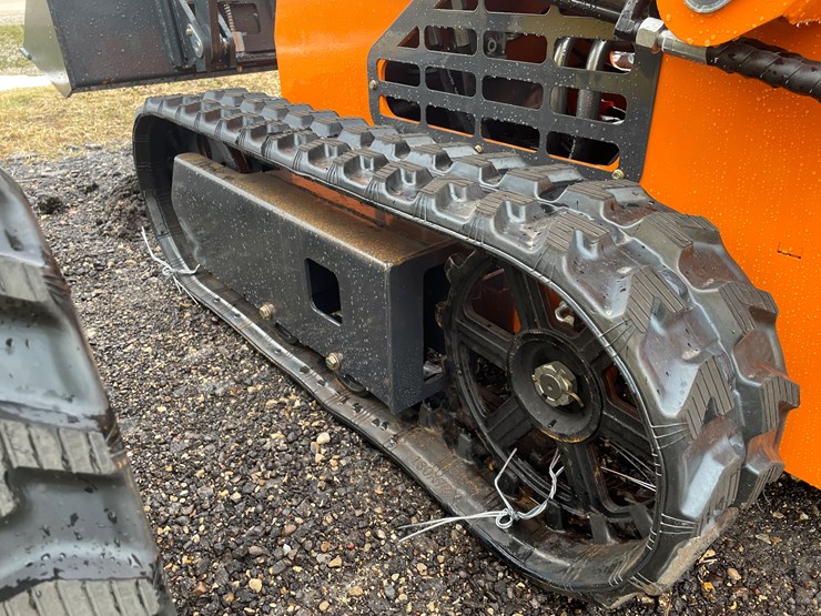 #1311-•-unused,-landhonor-mini-skidsteer-loader-image-16