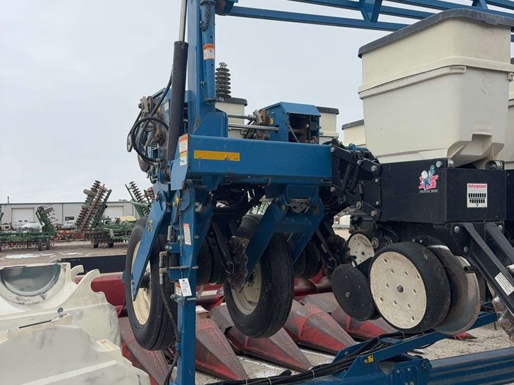 2008-kinze-3600-image-4