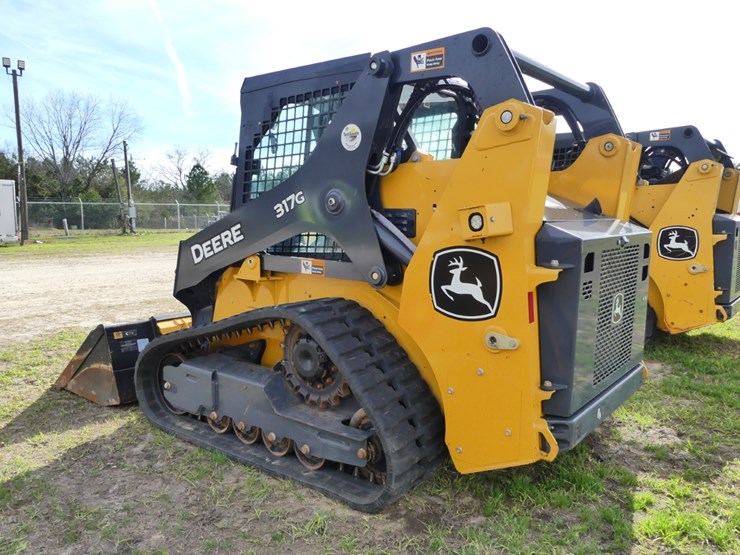 2023-deere-317g-image-4