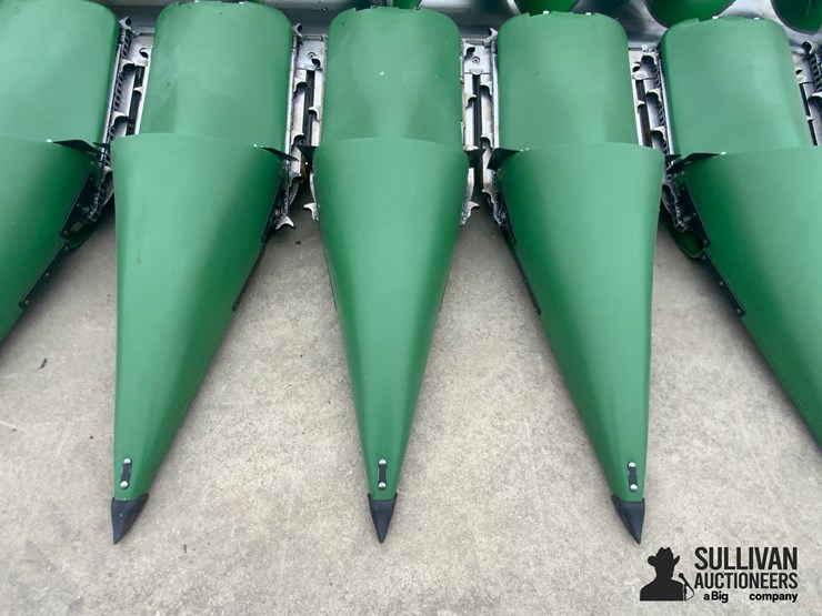 2021-john-deere-c12f-image-16