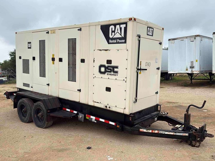 2012-caterpillar-15-image-3