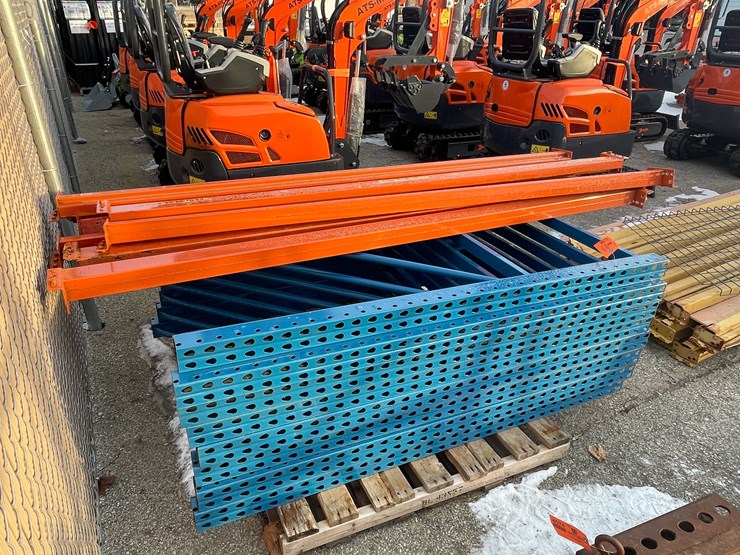 #4072-•-(8)-pallet-rack-uprights-and-(8)-beams-(09)-image-3