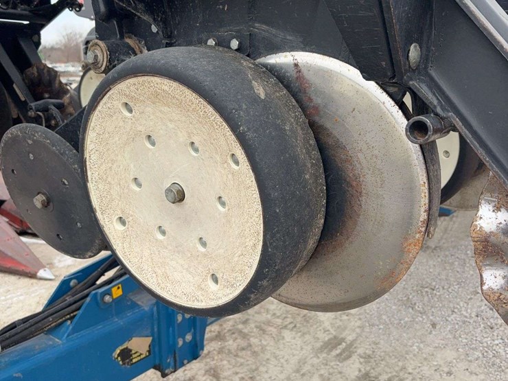 2008-kinze-3600-image-6