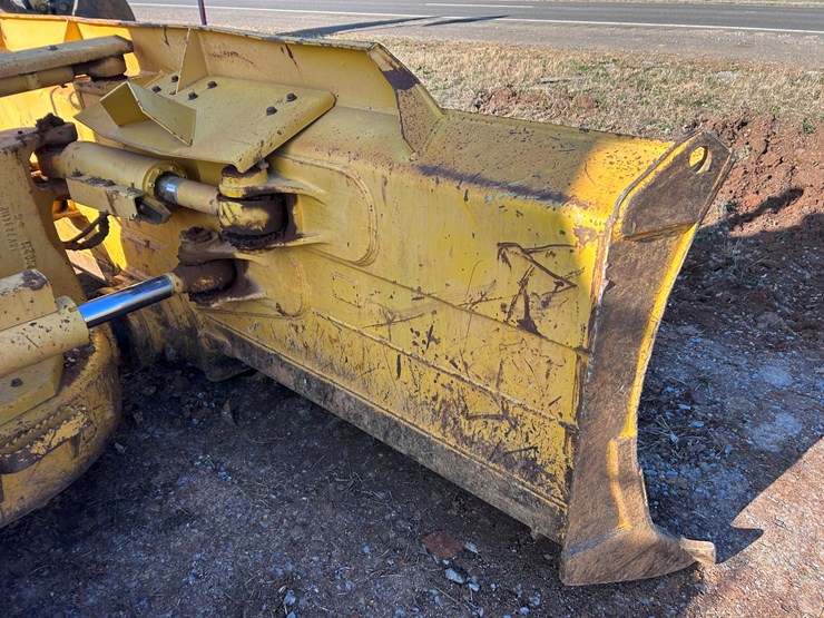 komatsu-d61pxi-24-image-33