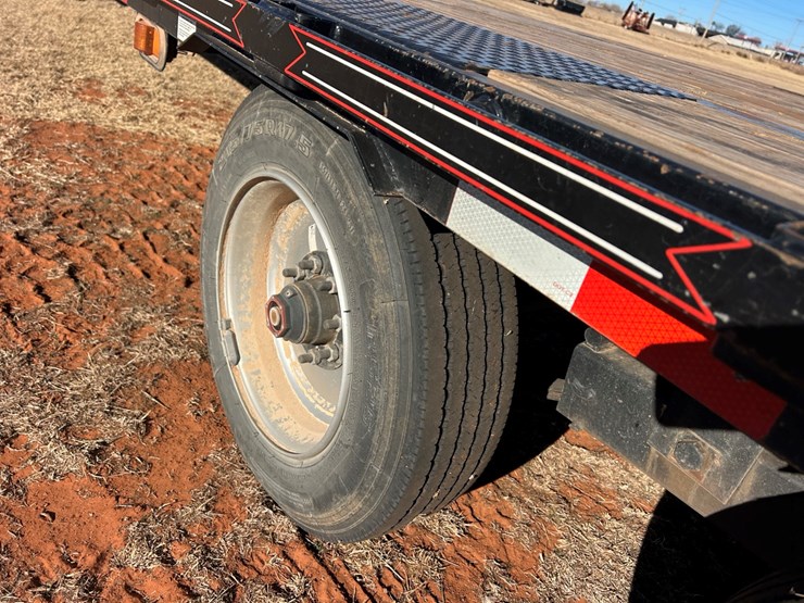 #89-•-2024-diamond-t-gn-flatbed-image-11
